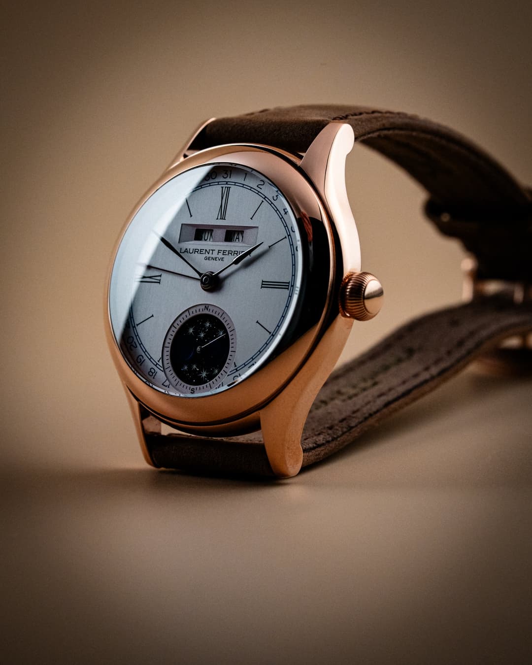 Laurent Ferrier Classic Moon Silver Standing Up
