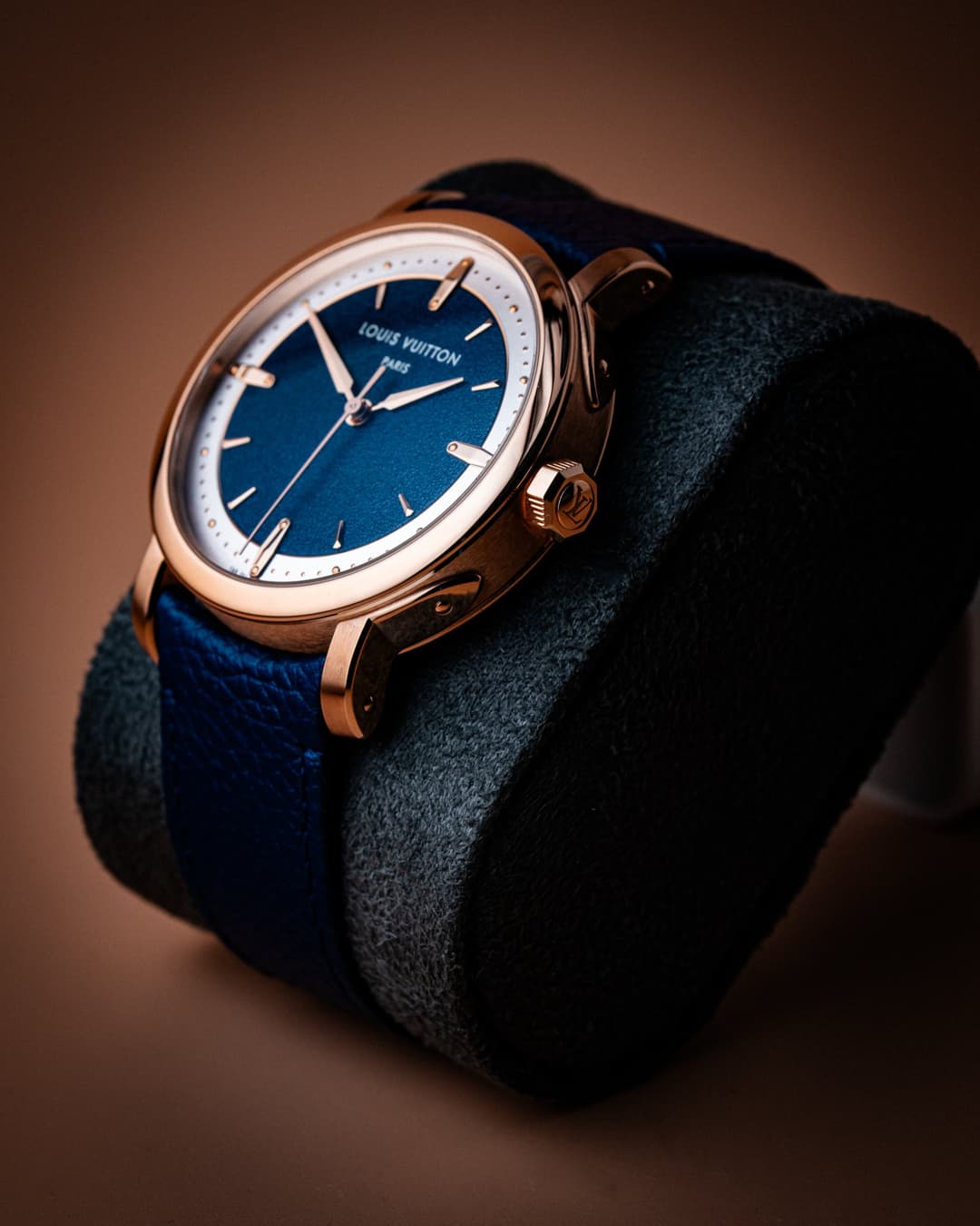 Louis Vuitton Escale Blue Side Angle